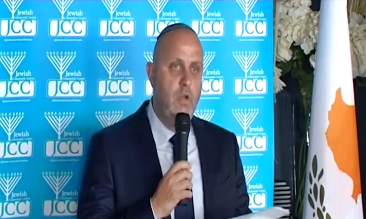 Ιδού ο μυστηριώδης κύριος Avraham Avni που «έψαχνε» όλη η Κύπρος (βίντεο)